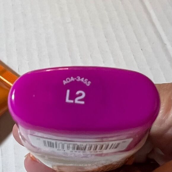 AOA Studio Matte Vision High Definition Liquid Foundation‎ 1 0z 30 ml ( 2 Tubes) - Picture 2 of 5